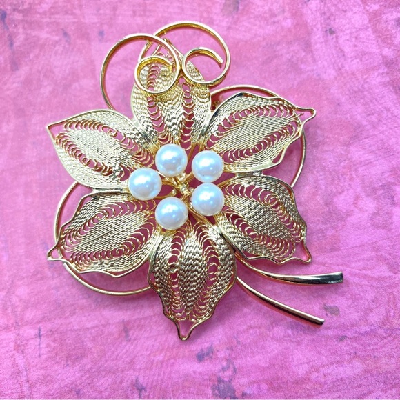 JENNIFER MOORE Gold Filagree Pearl Large Brooch - Picture 1 of 7